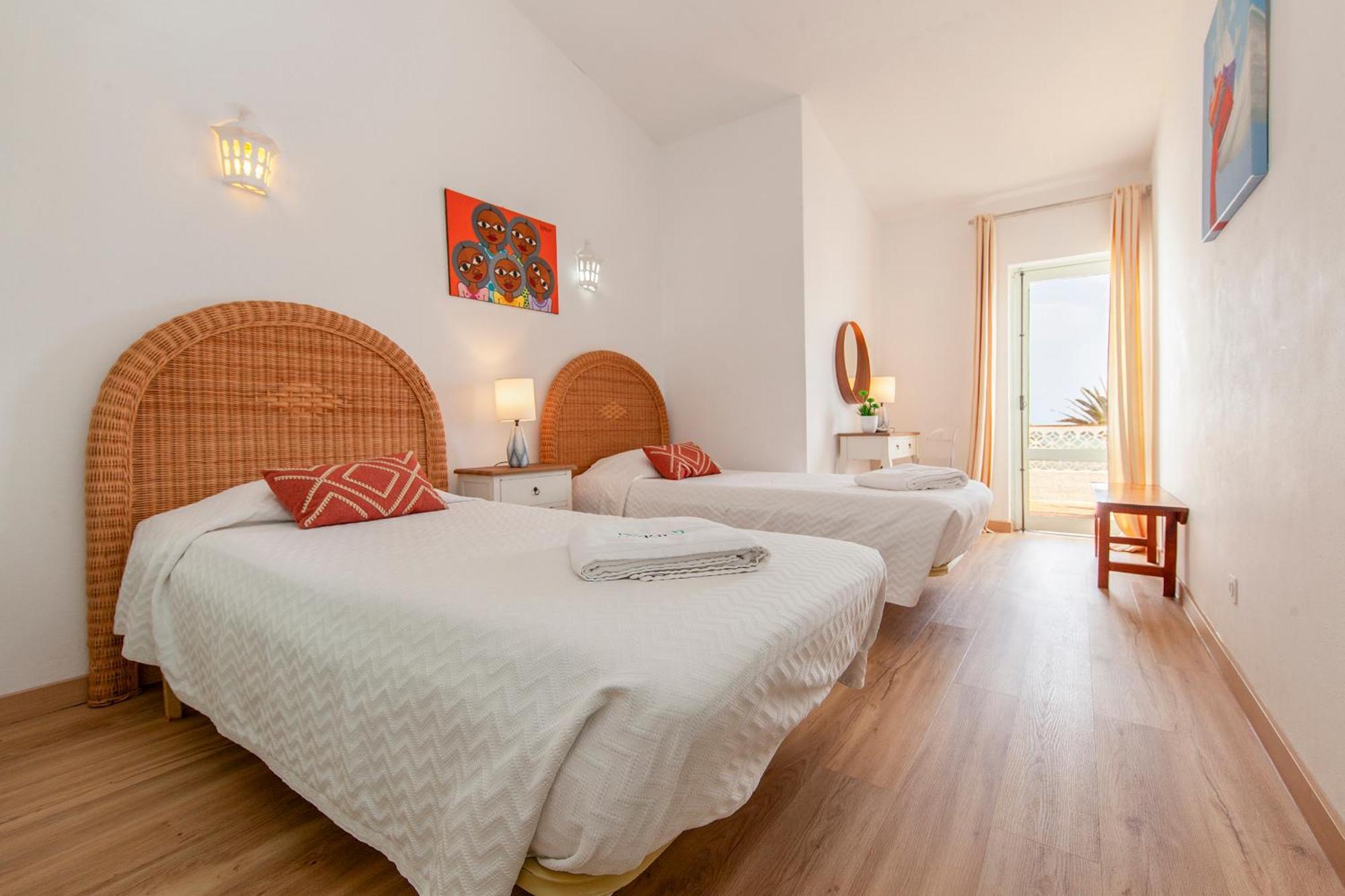 B86 - Beachline Apartment In Luz Esterno foto