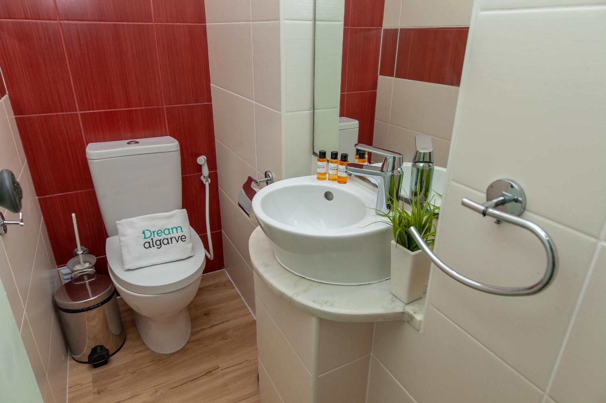 B86 - Beachline Apartment In Luz Esterno foto